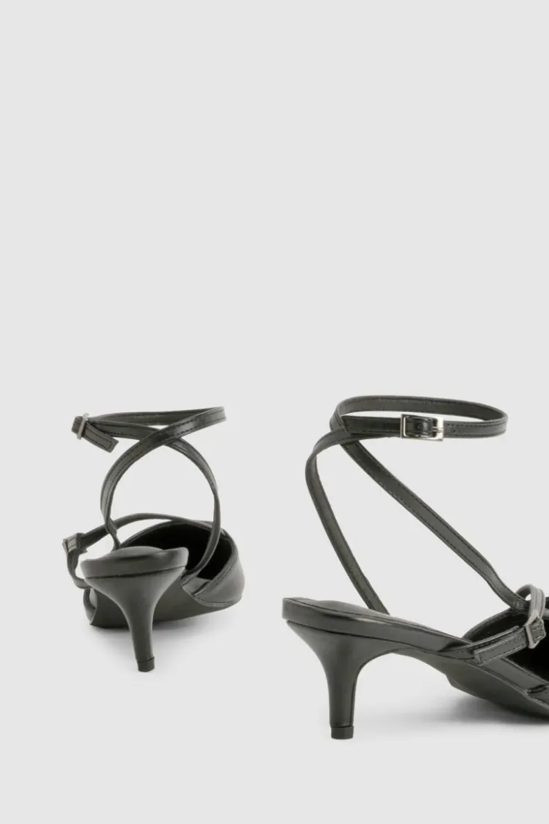Heels*boohoo Asymmetric Buckle Strap Kitten Heel Court Shoes black