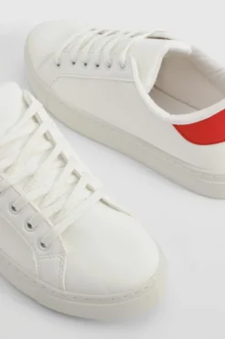 Trainers*boohoo Back Panel Basic Flat Trainers red
