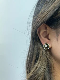 Earrings*SVNX Black Flower Pearl Earrings in Gold