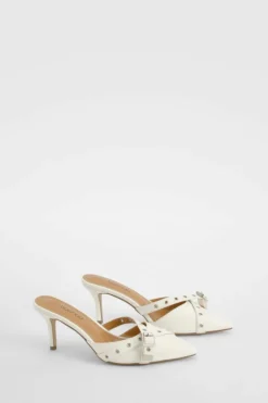 Heels*boohoo Buckle Detail Court Shoes white