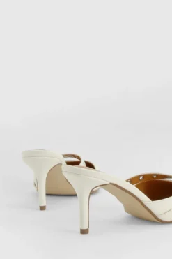 Heels*boohoo Buckle Detail Court Shoes white