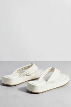 Flats|Sandals*boohoo Chunky Flip Flops cream