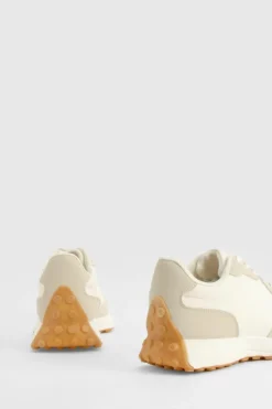 Trainers*boohoo Chunky Sole Contrast Panel Trainers beige