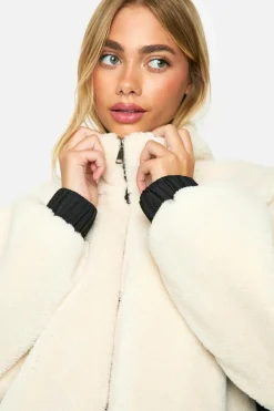 Up To 80% Off Winter Warmers|Teddy Jackets*boohoo Contrast Nylon Panel Teddy Jacket cream