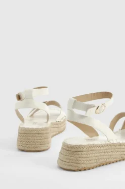 Sandals*boohoo Croc Crossover Flatform Sandals white
