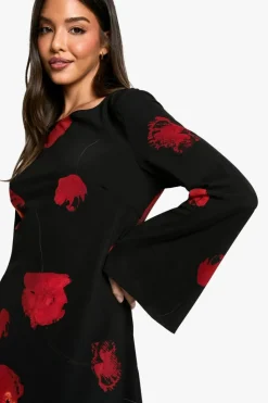 Maxi Dresses|Long Sleeve Dresses*boohoo Dark Floral Flare Sleeve Maxi Dress black