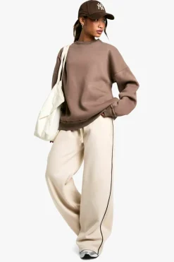 Sweatshirts|Hoodies & Sweatshirts*boohoo DISTRESSED DETAIL OVERSIZED CREW NECK SWEATSHIRT mocha