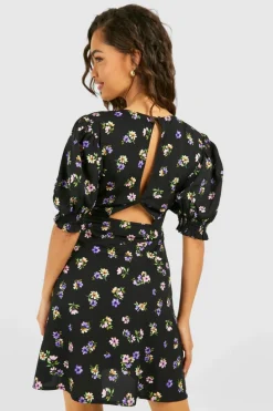 Smock Dresses*boohoo Ditsy Floral Puff Sleeve Smock Dress black