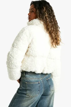 Up To 80% Off Winter Warmers|Puffer Jackets*boohoo Faux Fur Crop Puffer Jacket cream