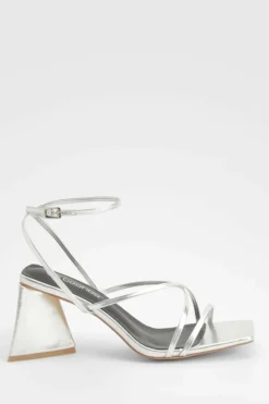 Sandals|Heels*boohoo Flared Heel Metallic Cross Strap Heeled Sandals silver