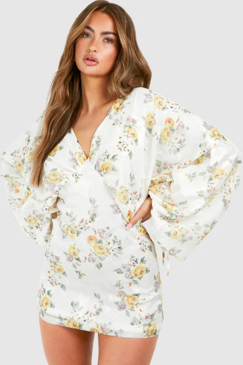 Skater Dresses*boohoo Floral Extreme Batwing Plunge Mini Dress cream