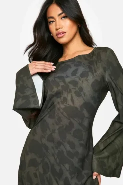 Maxi Dresses|Long Sleeve Dresses*boohoo Floral Flare Sleeve Maxi Dress khaki