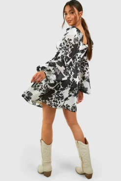 Skater Dresses*boohoo Floral Rouched Bust Mini Milkmaid Dress cream
