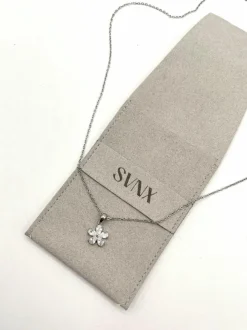 Necklaces*SVNX Flower Diamante Necklace in Silver