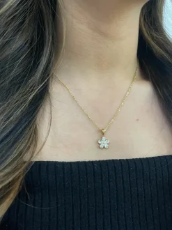 Necklaces*SVNX Flower Diamante Necklace in Gold