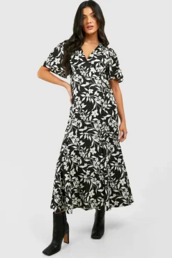Smock Dresses*boohoo Maternity Floral Print V Neck Midaxi Dress black
