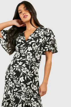 Smock Dresses*boohoo Maternity Floral Print V Neck Midaxi Dress black