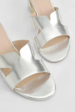 Sandals|Heels*boohoo Metallic Cut Out Detail Block Heeled Mules silver