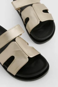 Sandals*boohoo Metallic Cut Out Detail Sandals gold