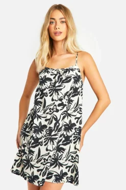 Smock Dresses*boohoo Mono Floral Strappy Swing Dress black