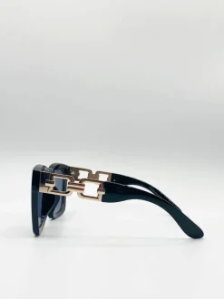 Sunglasses*SVNX Oversized Sunglasses with Gold chain detail Black