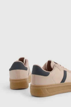 Trainers*boohoo Panel Detail Gum Sole Trainers pink