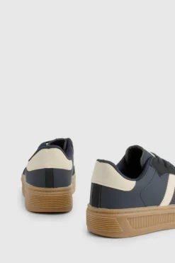 Trainers*boohoo Panel Detail Gum Sole Trainers navy