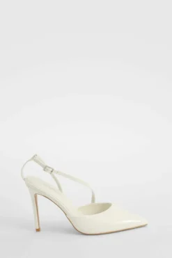 Heels*boohoo Patent Asymmetric Court Heels ecru