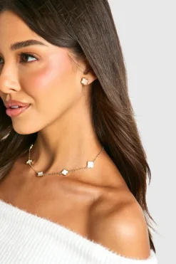 Earrings*boohoo Clover Stud Earrings pearl