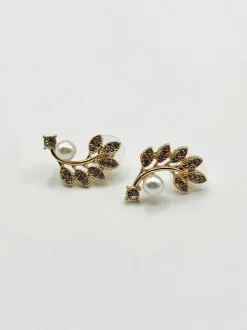 Earrings*SVNX Pearl Leaf Stud Earring in Gold