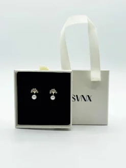 Earrings*SVNX Pearl Stud Earring with Diamante Tree in Gold