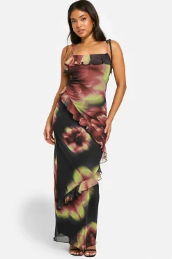 Maxi Dresses*boohoo Petite Bold Floral Ruffle Maxi Dress black