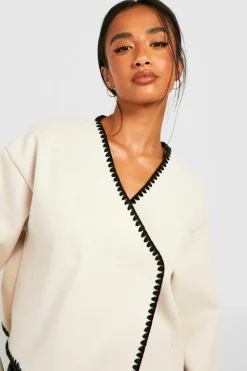 Up To 80% Off Winter Warmers*boohoo Petite Contrast Stitch Wool Look Boxy Jacket cream