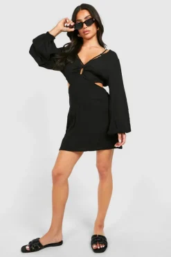 Smock Dresses*boohoo Petite Cross Back Plunge Mini Dress black