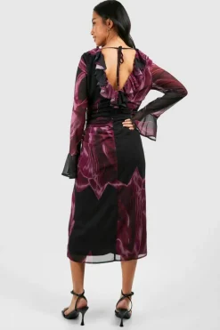 Long Sleeve Dresses|Long Sleeve Dresses*boohoo Petite Dark Floral Ruffle Ruched Woven Midaxi Dress purple