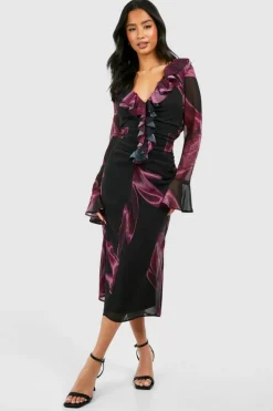 Long Sleeve Dresses|Long Sleeve Dresses*boohoo Petite Dark Floral Ruffle Ruched Woven Midaxi Dress purple
