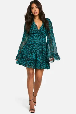 Skater Dresses*boohoo Petite Leopard Chiffon Skater Dress teal