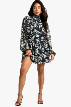 Skater Dresses*boohoo Petite Mono Floral High Neck Skater Dress blackwhite