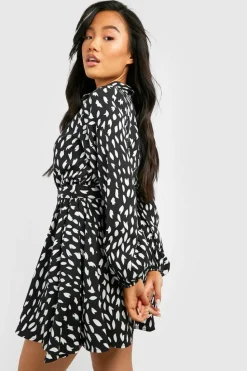Shirt Dresses|Mini Dresses*boohoo Petite Smudge Print Skater Shirt Dress black