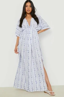 Wrap Dresses*boohoo Petite Stripe Floral Wrap Maxi Dress blue