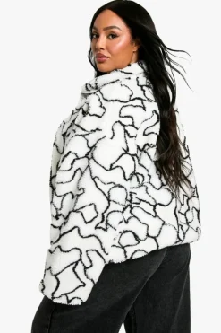 Up To 80% Off Winter Warmers|Bomber Jackets*boohoo Plus Abstract Print Boxy Oversized Teddy Jacket white