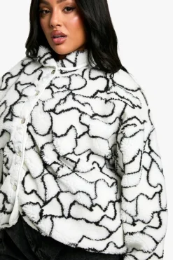 Up To 80% Off Winter Warmers|Bomber Jackets*boohoo Plus Abstract Print Boxy Oversized Teddy Jacket white
