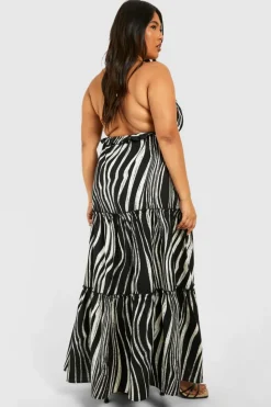 Smock Dresses*boohoo Plus Abstract Print Halterneck Tiered Maxi Dress black