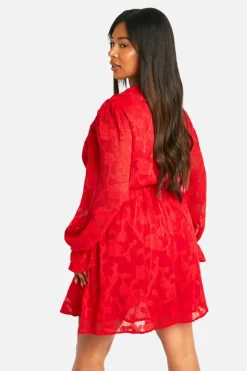 Mini Dresses|Long Sleeve Dresses*boohoo Plus Burnout Ruffle Smock Dress red