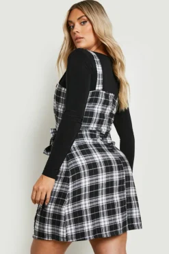 Wrap Dresses*boohoo Plus Check Wrap Pinafore Dress black
