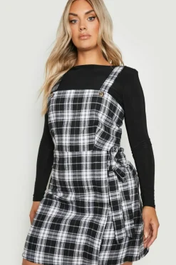 Wrap Dresses*boohoo Plus Check Wrap Pinafore Dress black