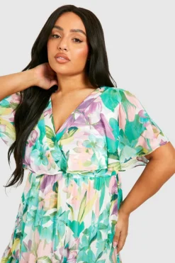 Smock Dresses*boohoo Plus Floral Print Angel Sleeve Maxi Dress green