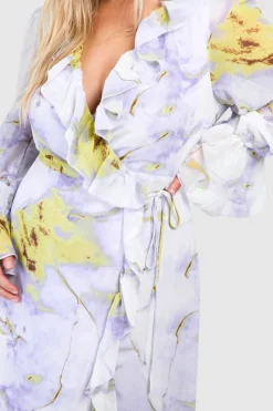 Wrap Dresses*boohoo Plus Floral Ruffle Wrap Dress lilac