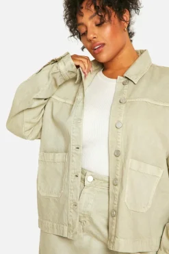 Up To 80% Off Winter Warmers|Denim Jackets*boohoo Plus Washed Denim Shacket green