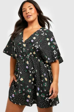 Wrap Dresses*boohoo Plus Mixed Floral Wrap Skater Dress black